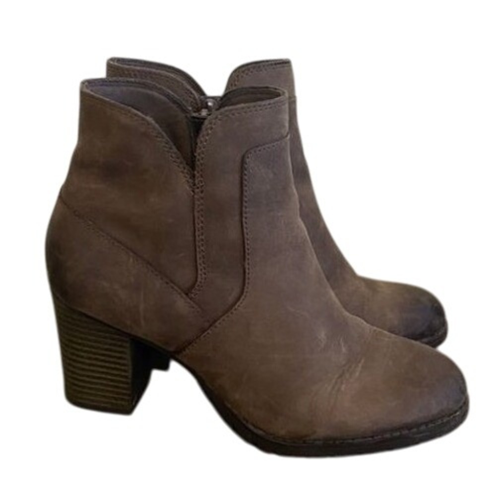 Clarks Brown Leather Block Heel Ankle Boots Side Zip Round Toe Womens 8.5